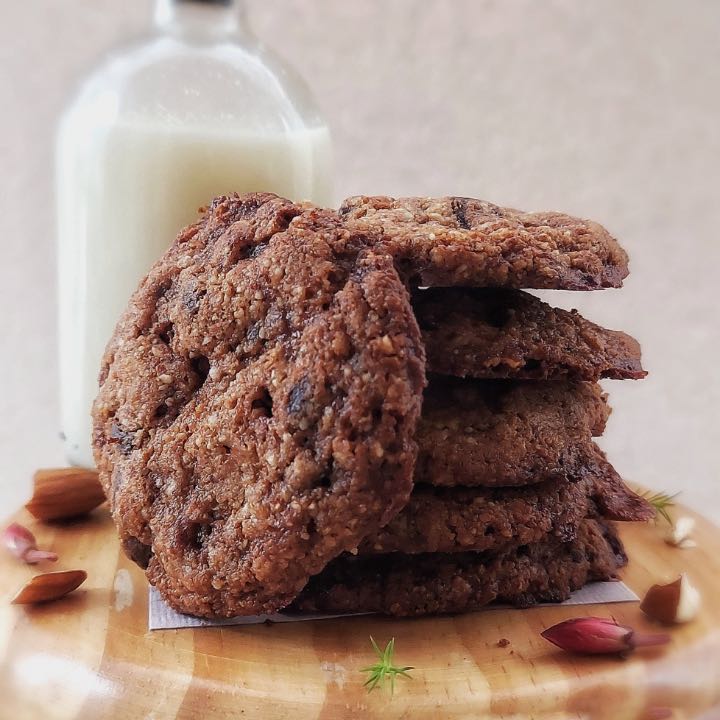 Almond Dark Chocolate Cookies
